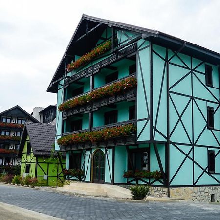 Vila Alsace Podu' Cu Lanturi Hotell Bacău Exteriör bild